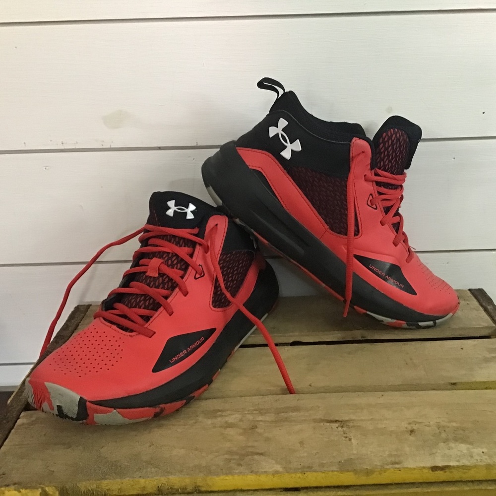 Under Armour Basketball Shoes Red&Black High Top Mens 9 Women’s 10.5  4211041646